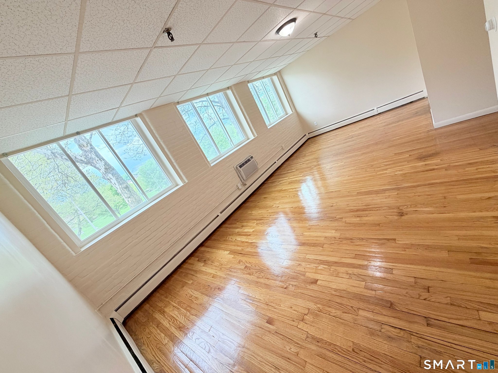 Meriden Apartment: 71 Catlin St