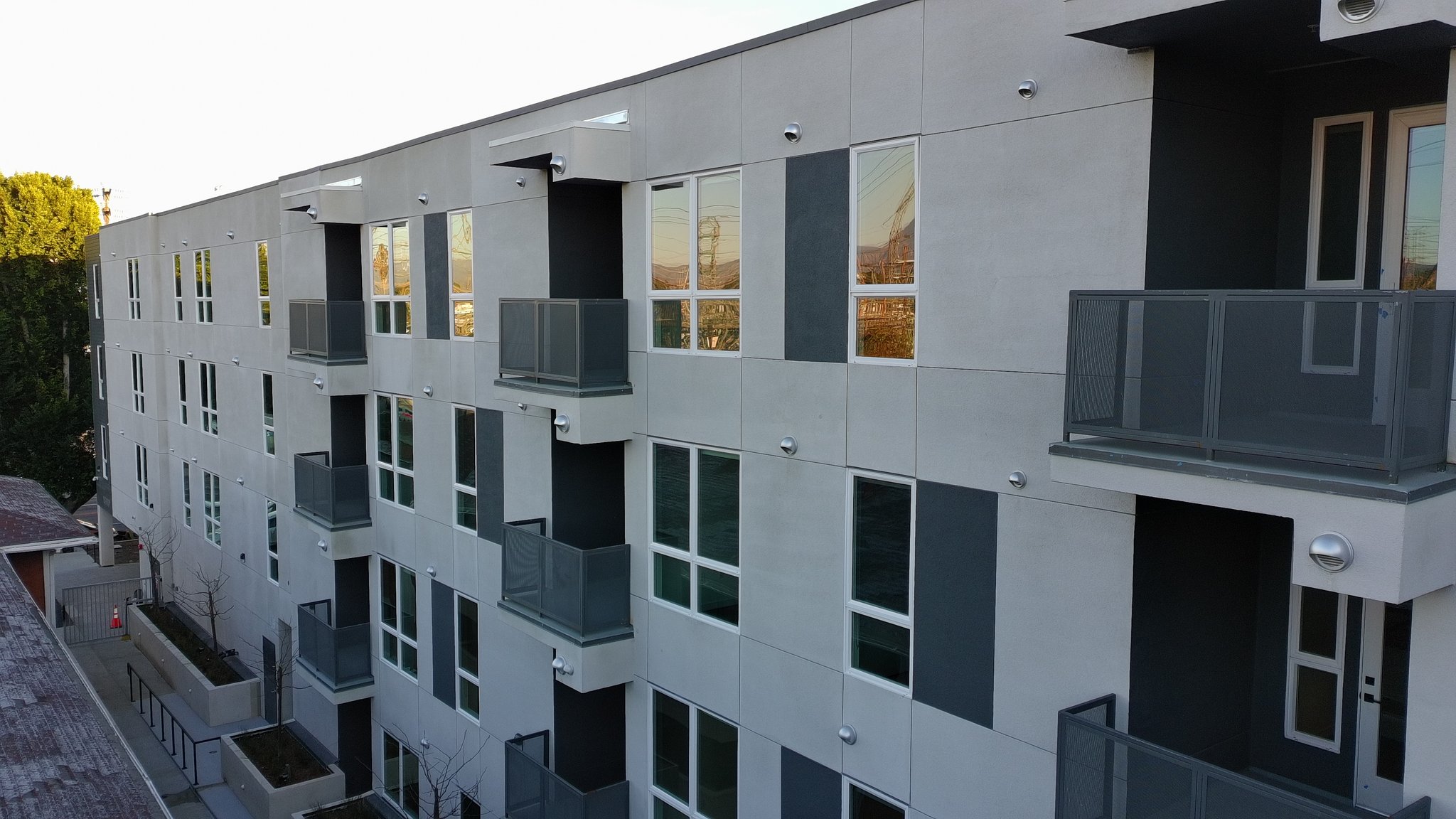 Los Angeles Apartment: 18900 Parthenia Street