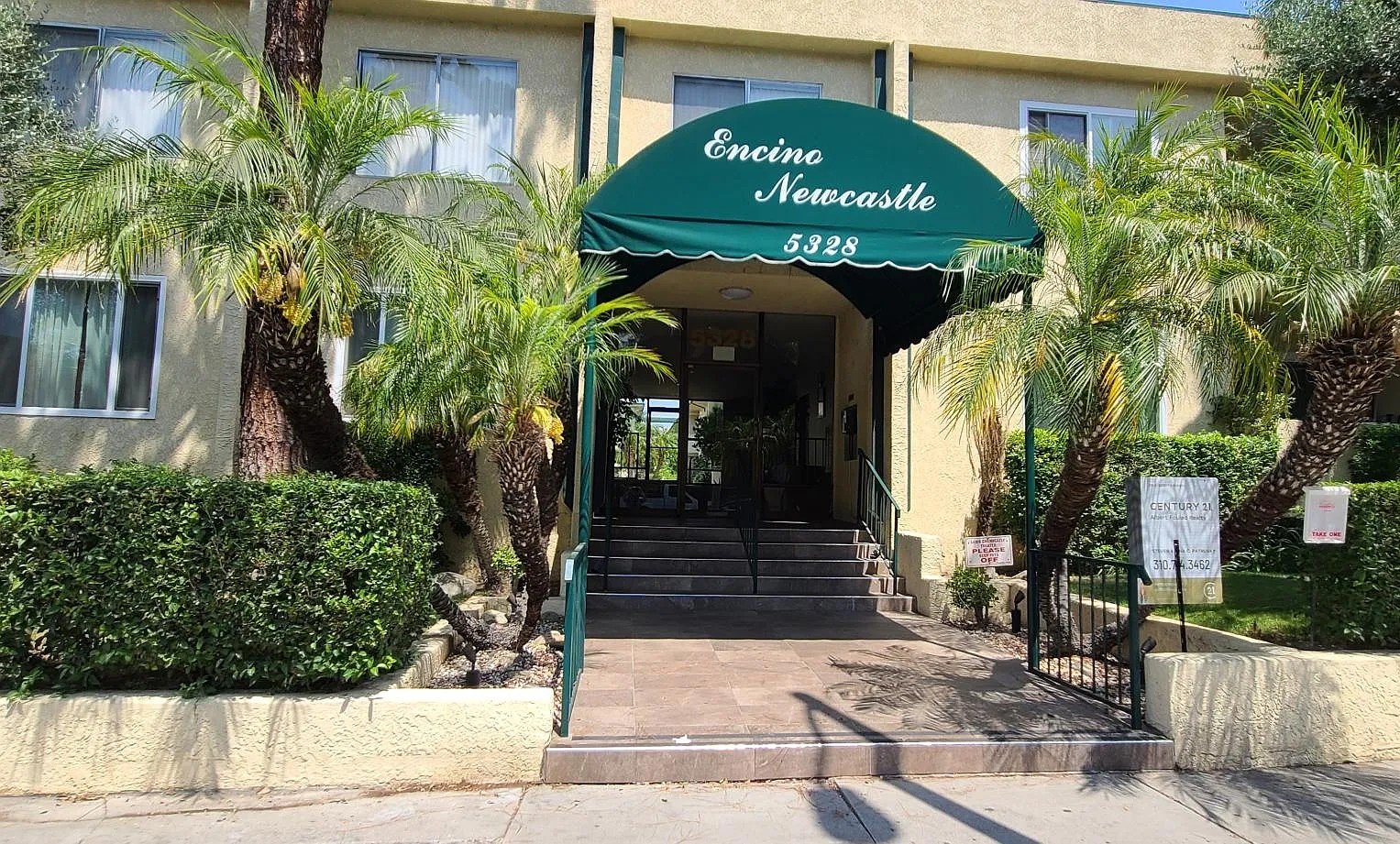 Encino Condo: 5328 Newcastle Ave