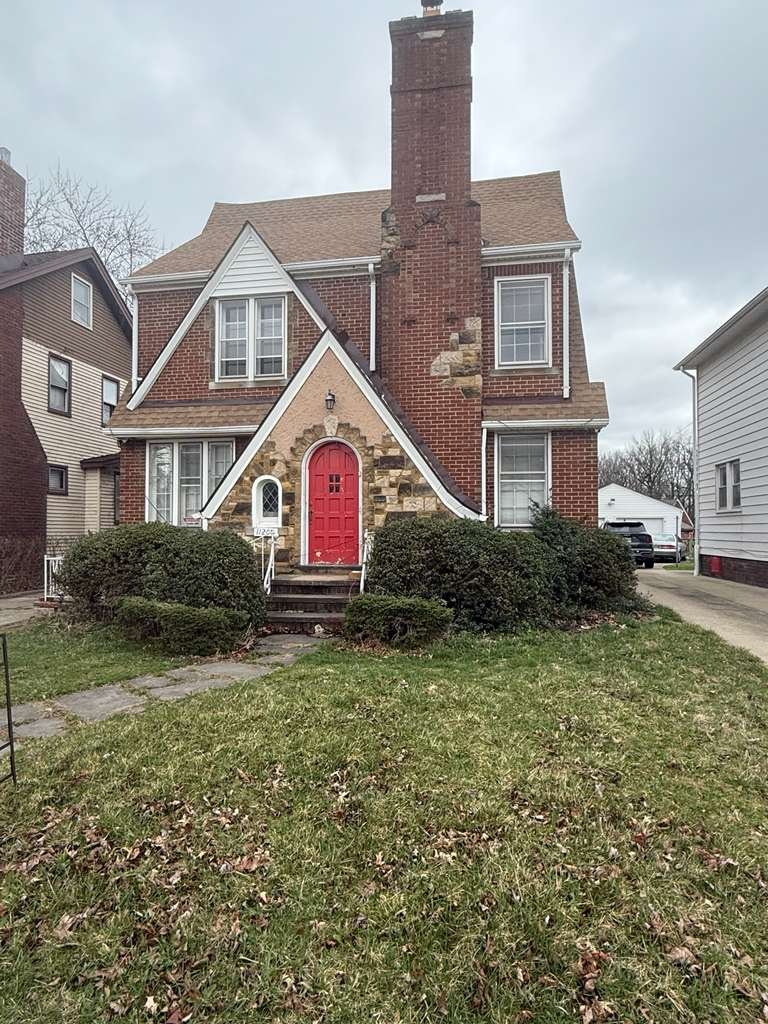 Garfield Heights House: 11209 Langton Ave