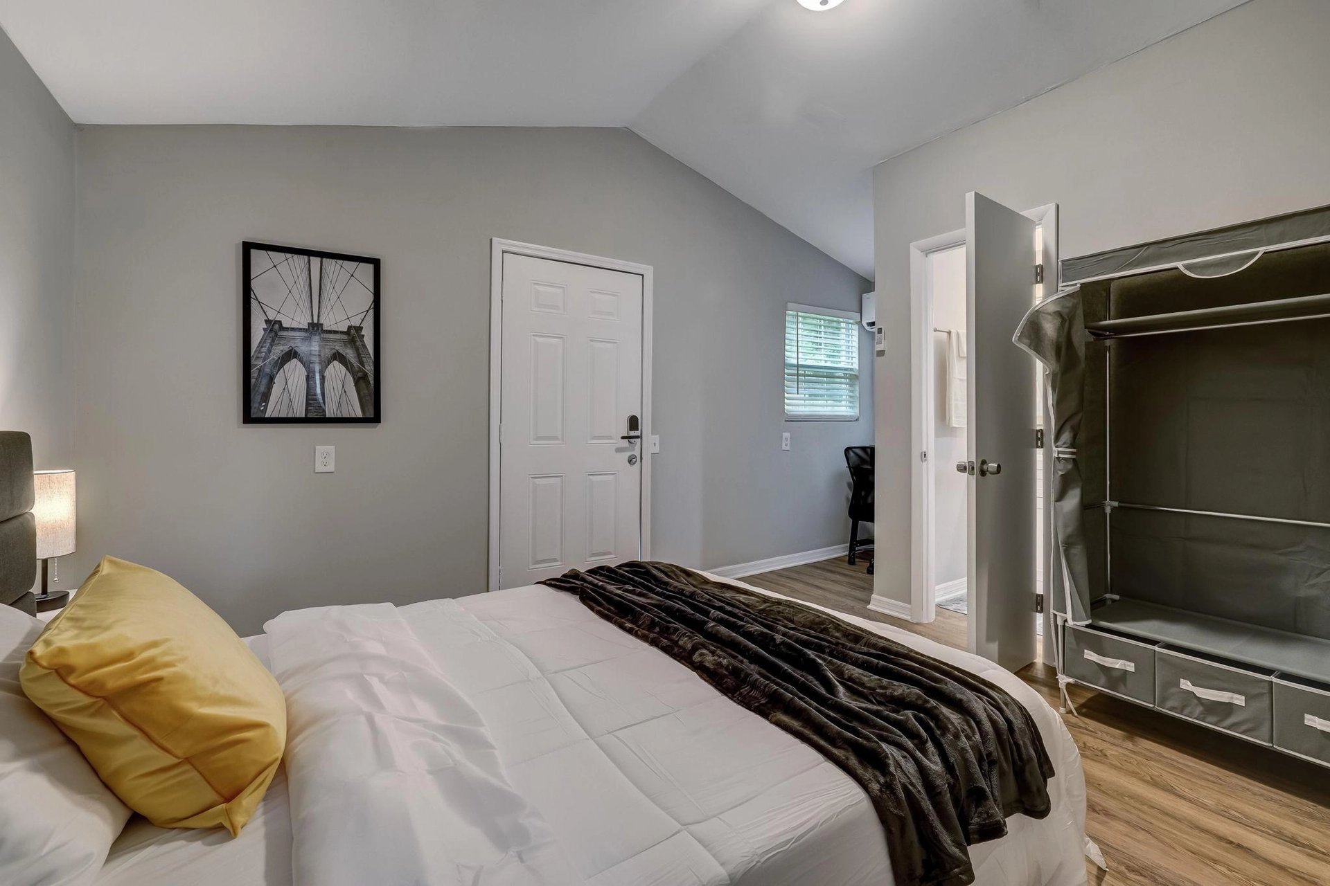 Jacksonville House: 7206 Ridgeway Road North