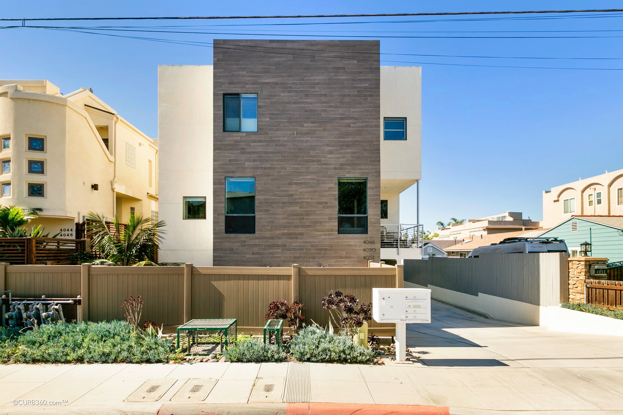 San Diego House: 4050 Riviera Dr