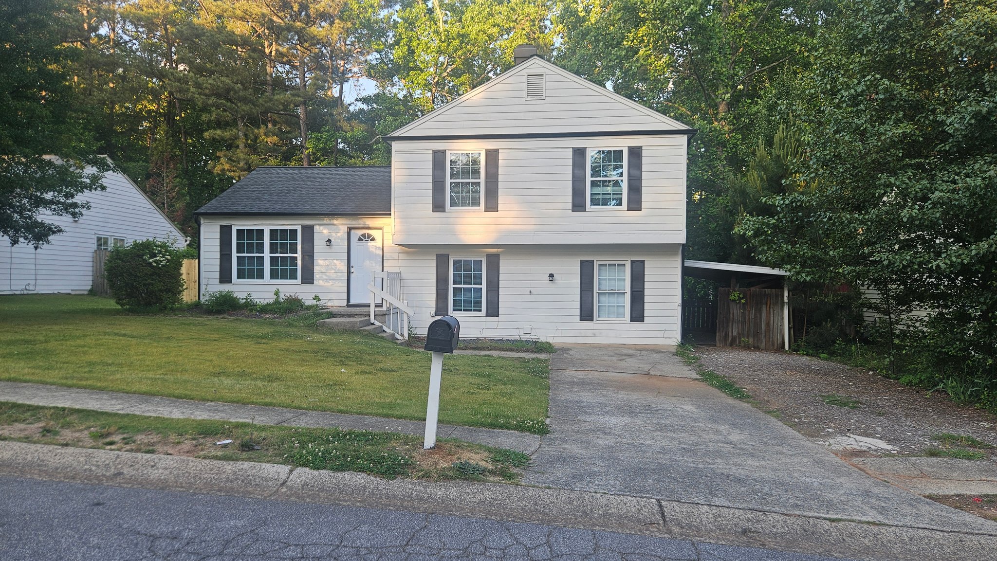 Kennesaw House: 2856 Cotton Field Rd NW