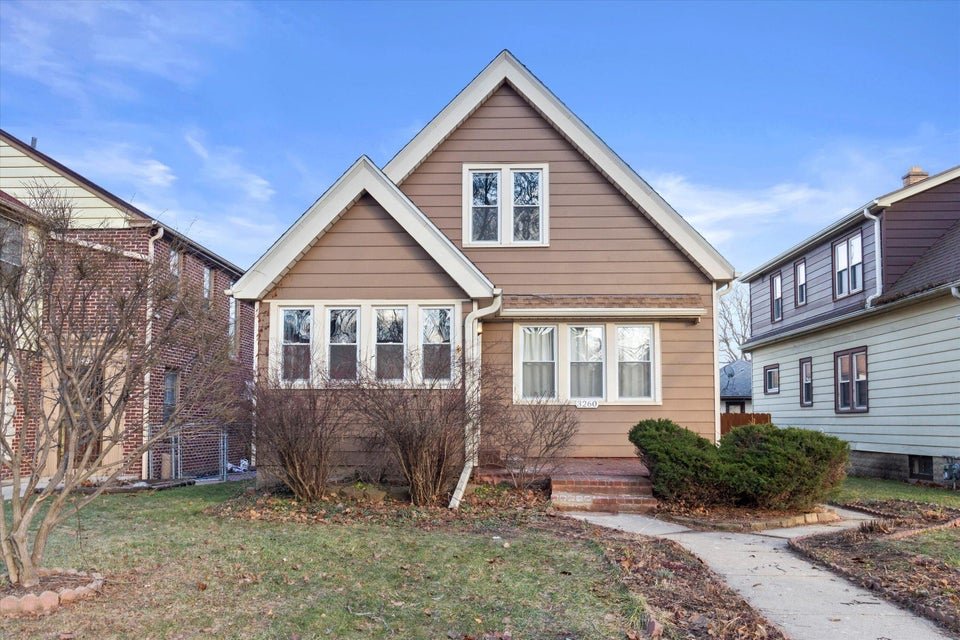 MILWAUKEE House: 3260 N 50th Street