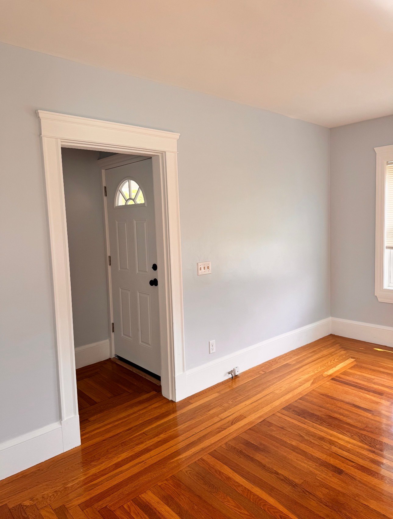 Seekonk Apartment: 210 County st Apt #1