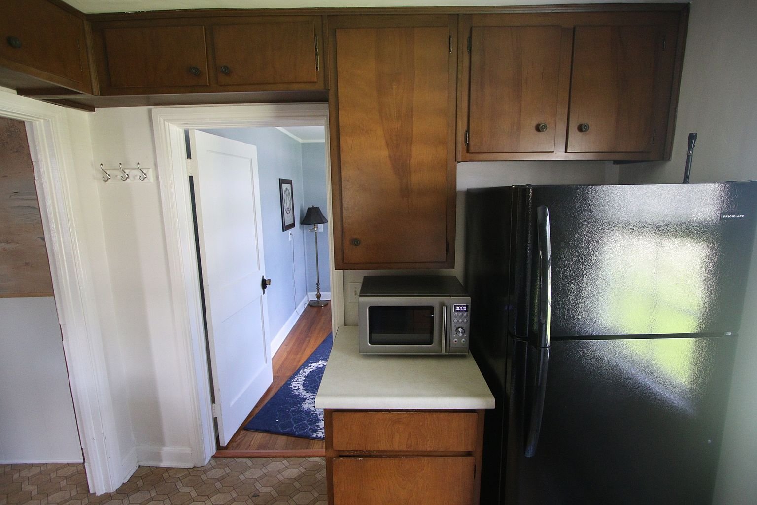 Savannah House: 311 E 58th St