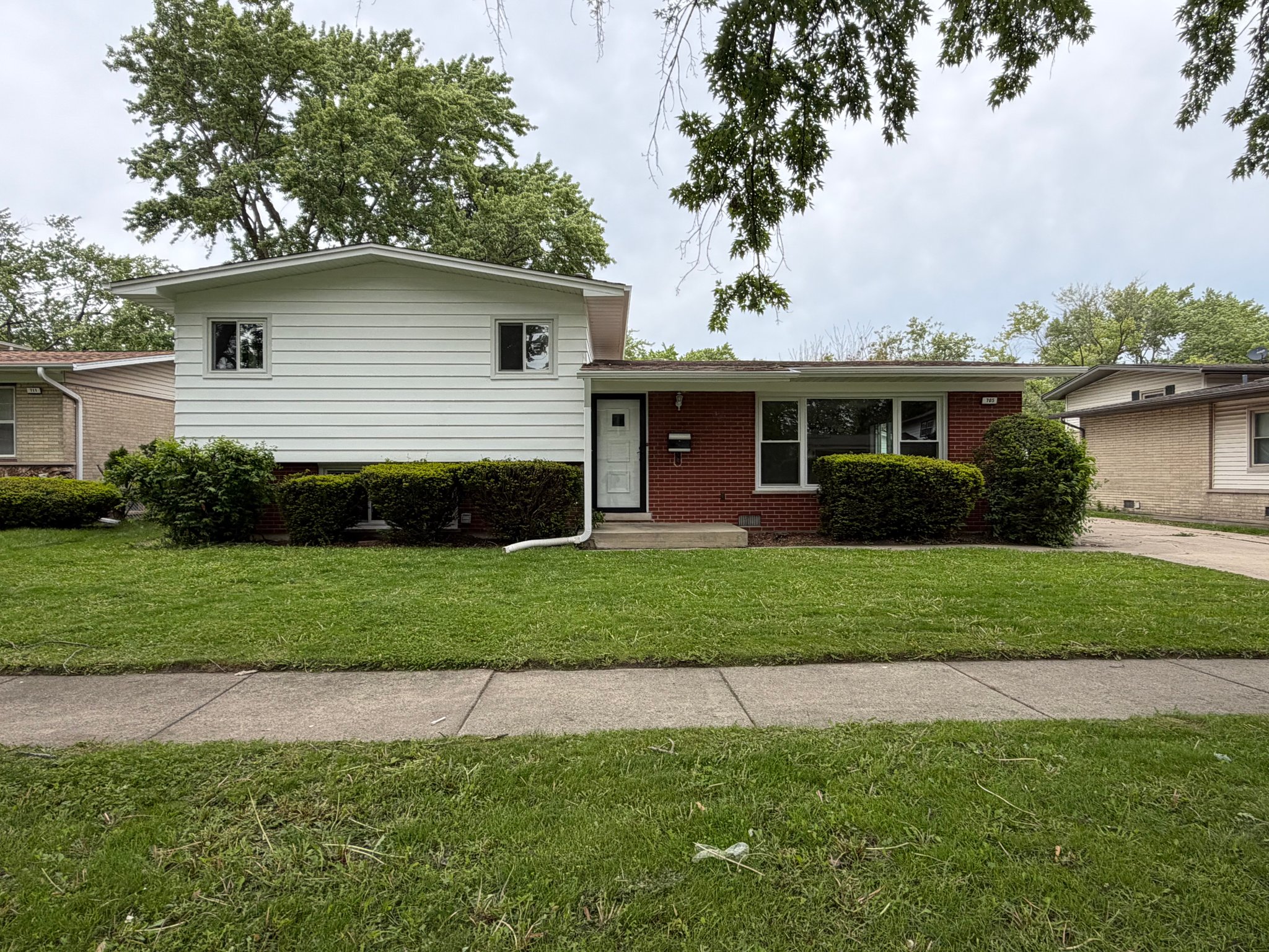 Glenwood House: 705 W Fitzhenry Ct