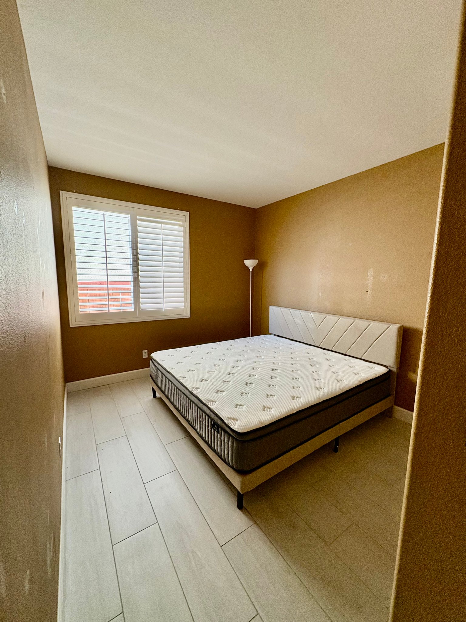 Hesperia House: 10170 Susan Ave