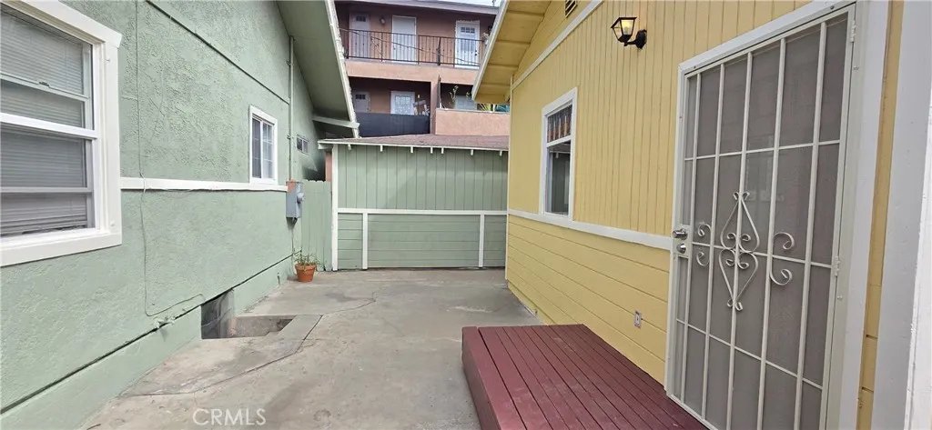Long Beach Multiplex: 1060 Cherry Ave Apt A