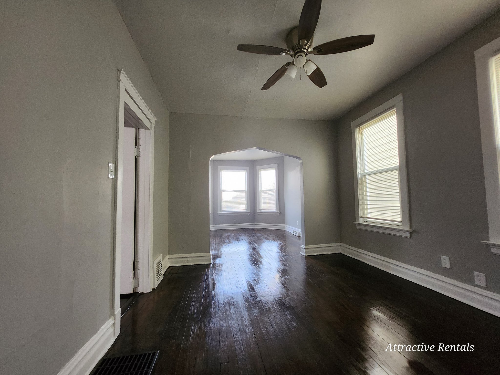 Chicago Apartment: 7632 S Drexel Ave