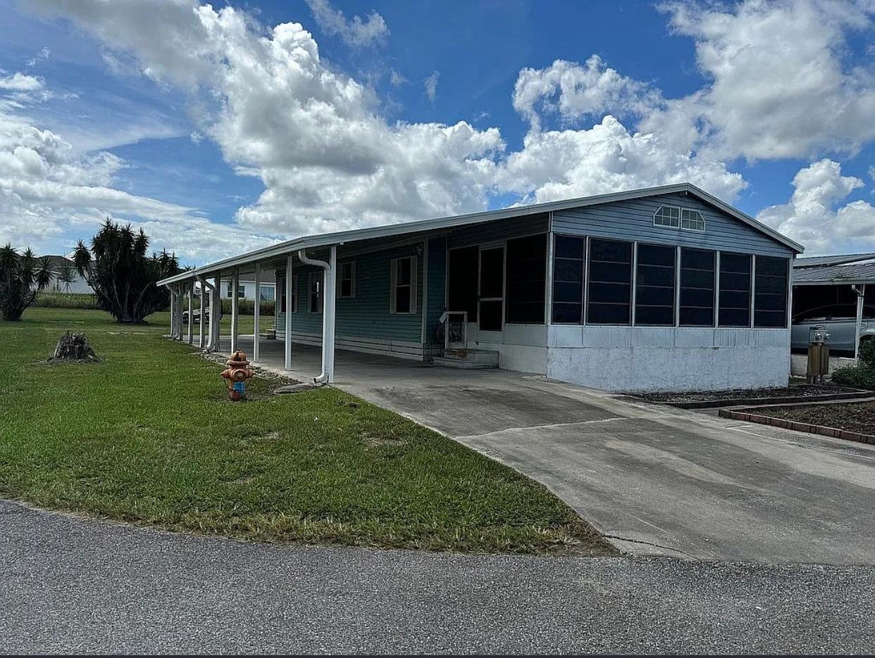 Davenport House: 644 Jeremy Dr