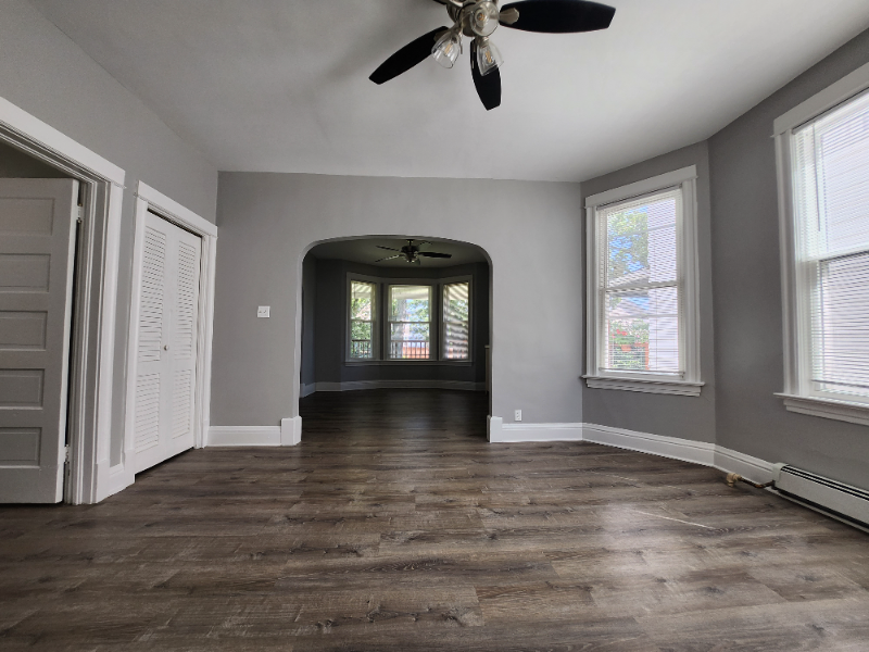 Chicago Heights Apartment: 392 Hickory St