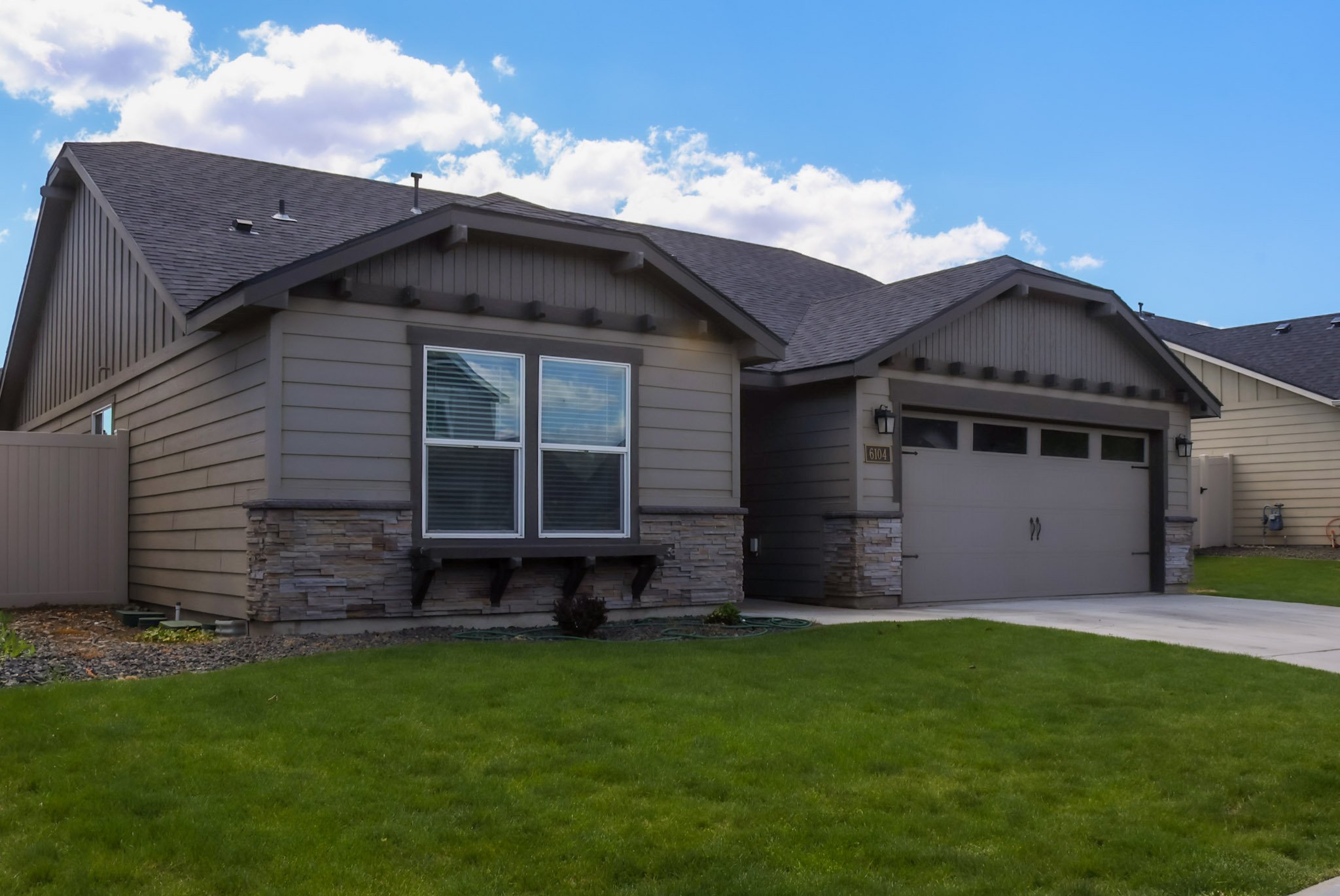 Yakima House: 6104 Cottonwood Loop
