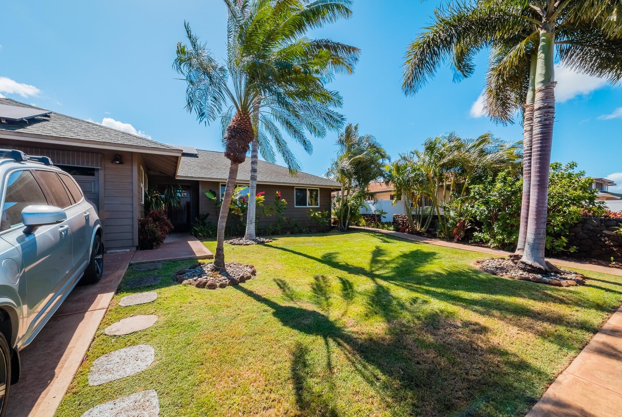 Kihei House: 309 Wainohia St,
