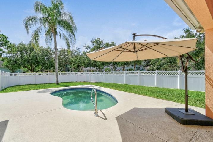Jupiter House: 2584 E Community Drive