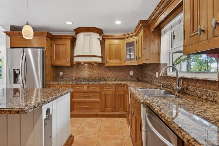 Boca Raton House: 701 SW 5th Street