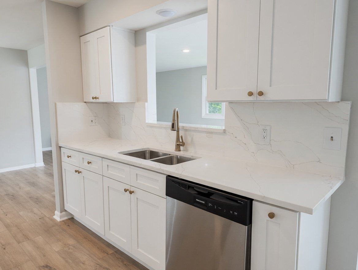 Elk Grove Village House: 333 Charing Cross Rd