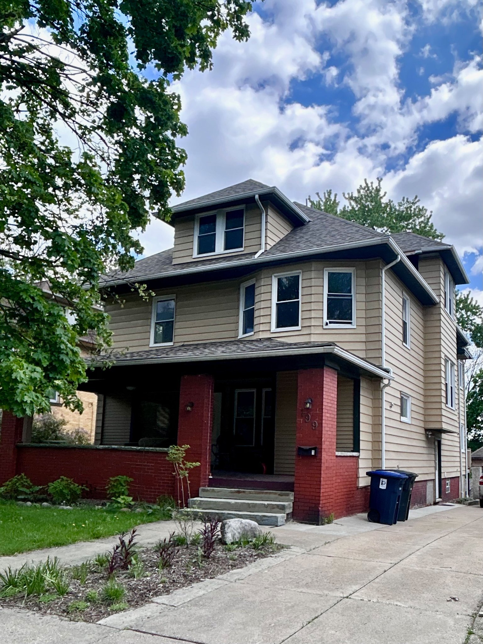 Akron Apartment: 199 Beck #3