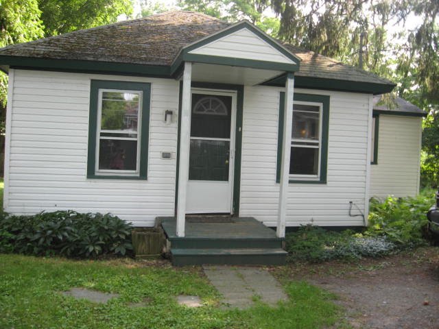 Baldwinsville House: 56 1/2 Salina St