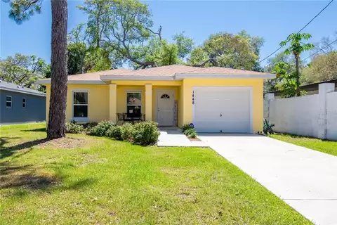 Largo House: 1448 Oak St