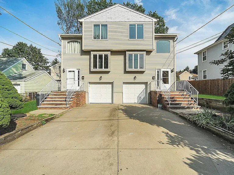 Bergenfield Condo: 5 Roosevelt Avenue