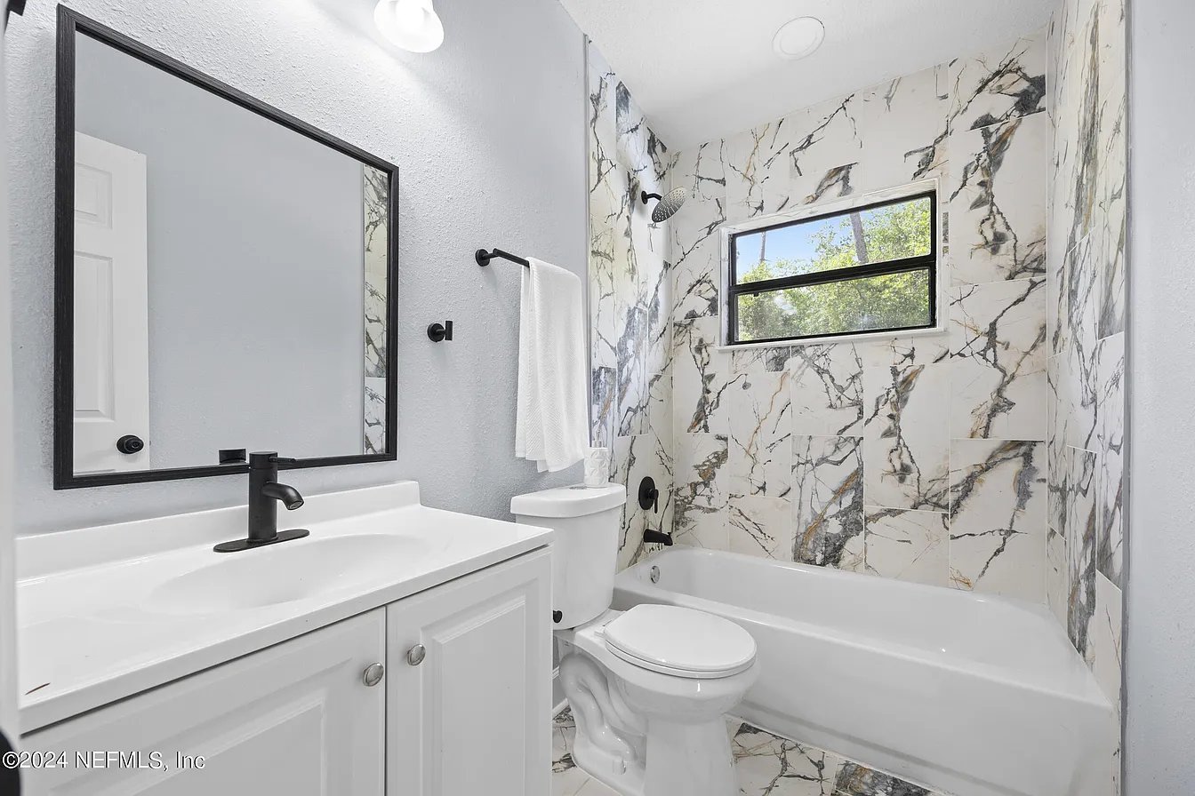 jacksonville House: 2482 Quail Ave