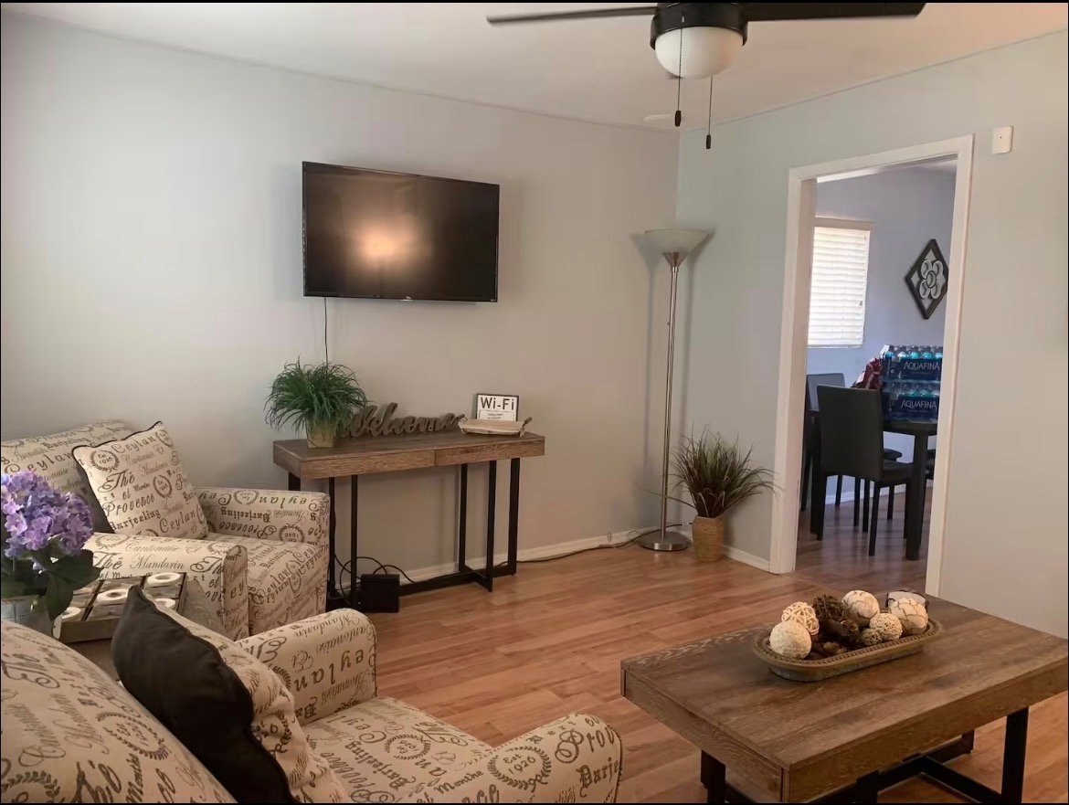 Globe House: 5887 E Hill Ln