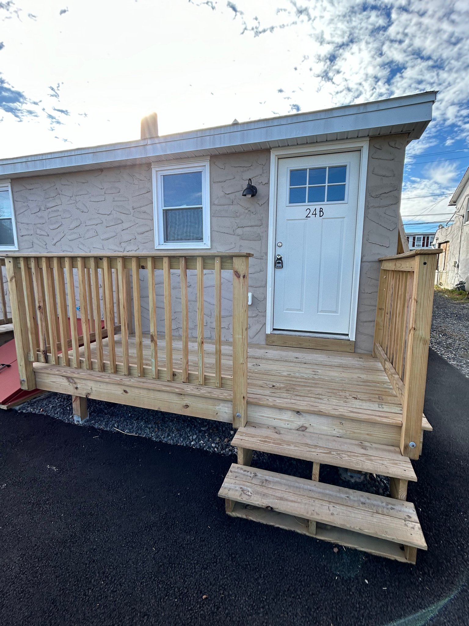 Langhorne Apartment: 22-24 W Lincoln Highway