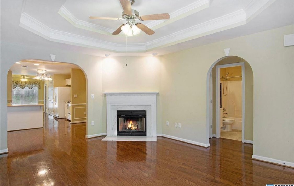 Pelham Townhome: 121 Hayesbury Court