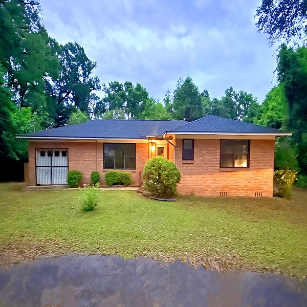 Pensacola House: 4400 N 9th Ave