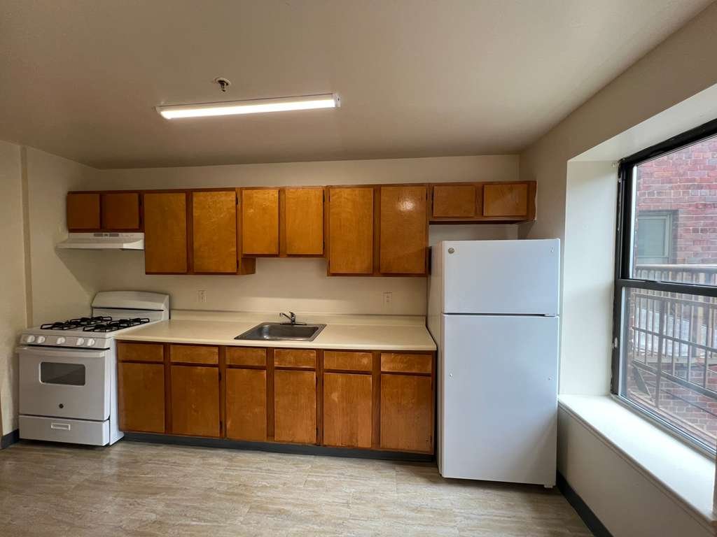 Newark Apartment: 503 Elizabeth Ave