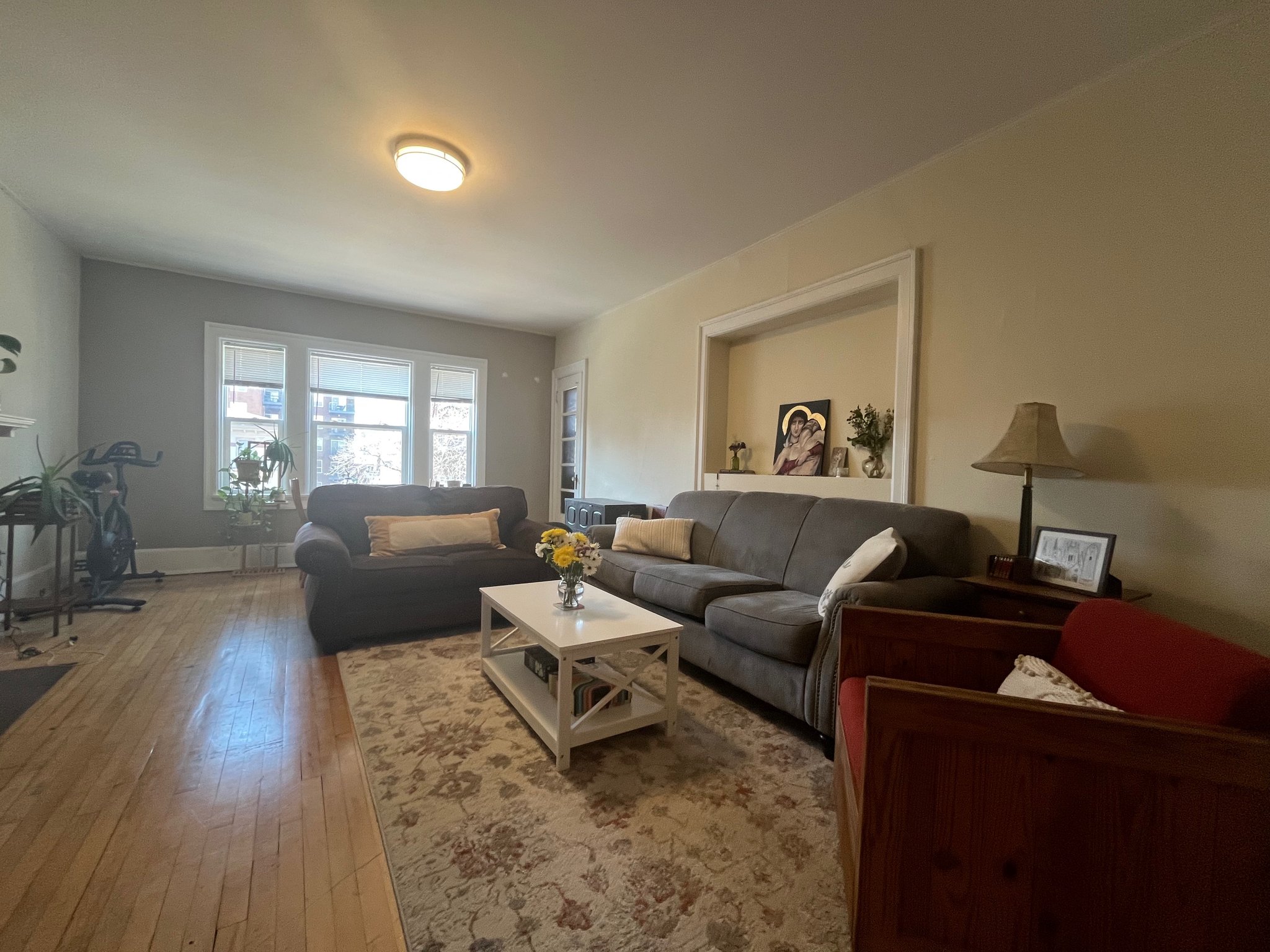 Milwaukee Apartment: 1030 N Marshall St