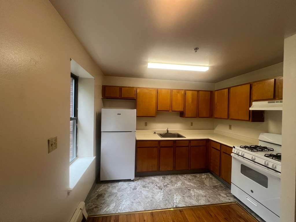 Newark Apartment: 503 Elizabeth Ave