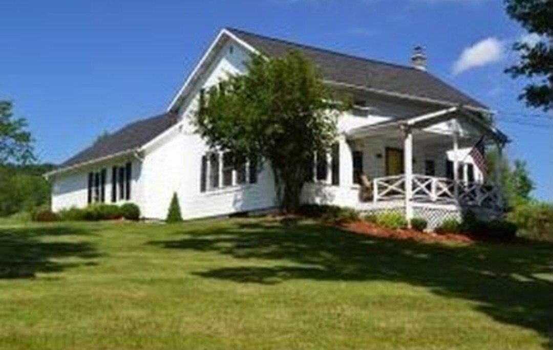 Vestal House: 2432 Glenwood Rd