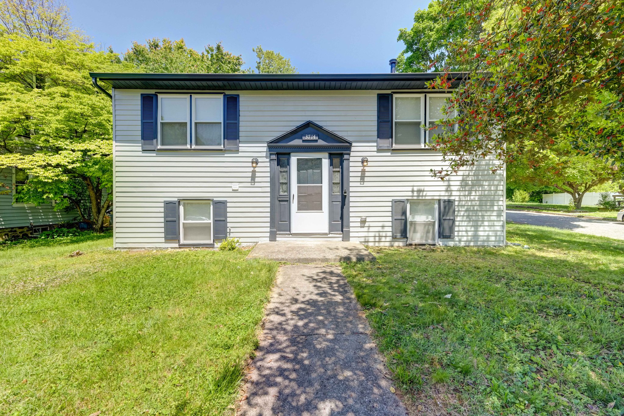 Baltimore House: 3714 Pinewood Ave
