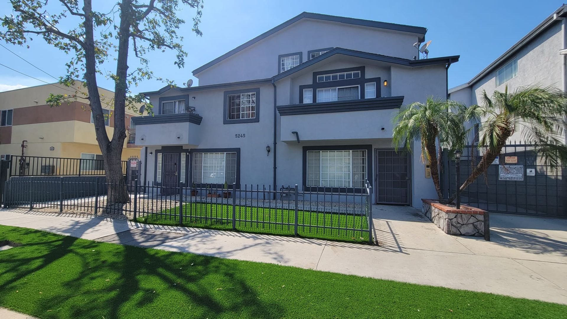 North Hollywood Apartment: 5245 Riverton Ave