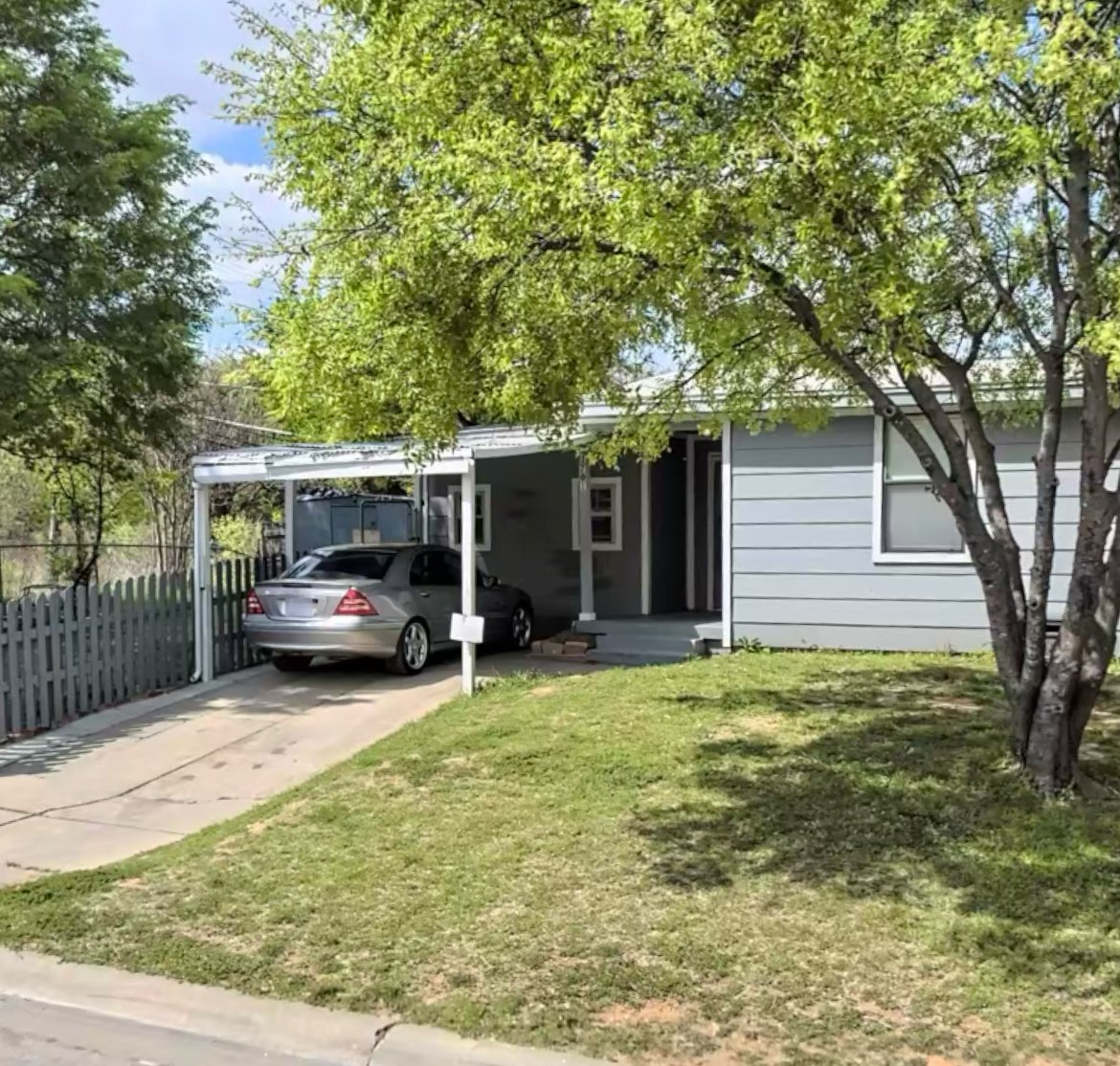 Fort worth House: 1701 colvin