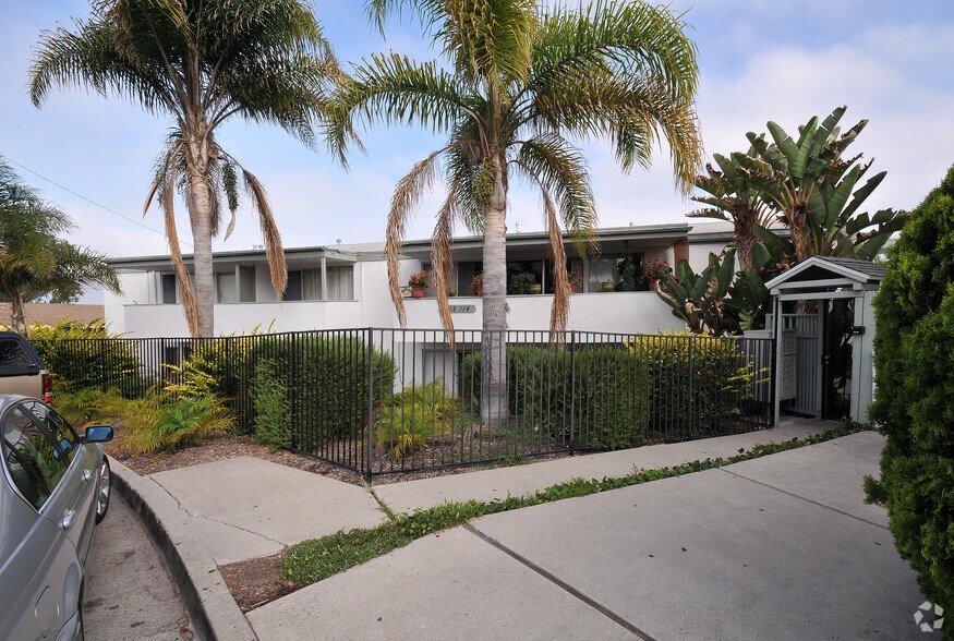 San Clemente Apartment: 112 Ave Pelayo