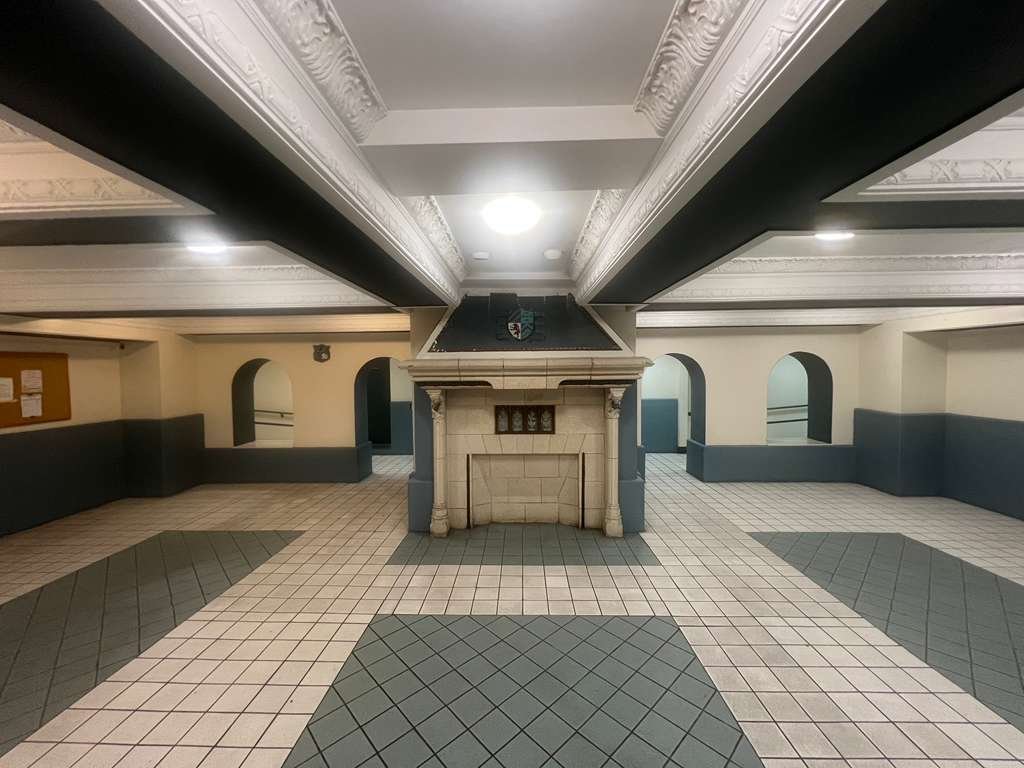 Newark Apartment: 3 Mapes Ave