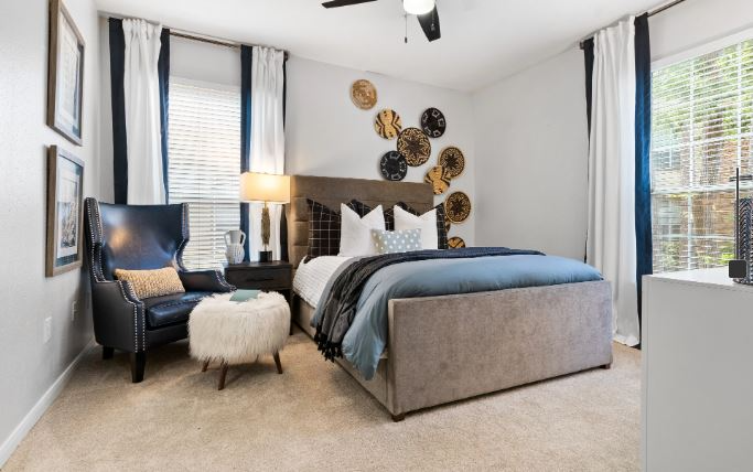 The Woodlands Apartment: 6900 Lake Woodlands Dr