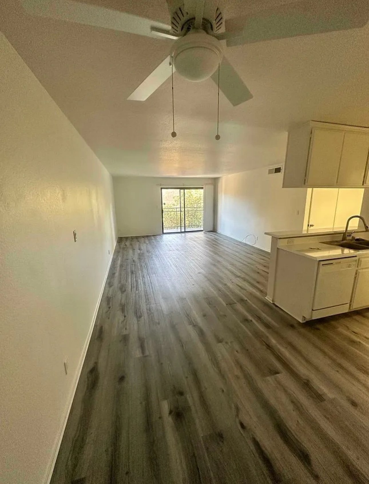 Van nuys Apartment: 7040 Haskell ave