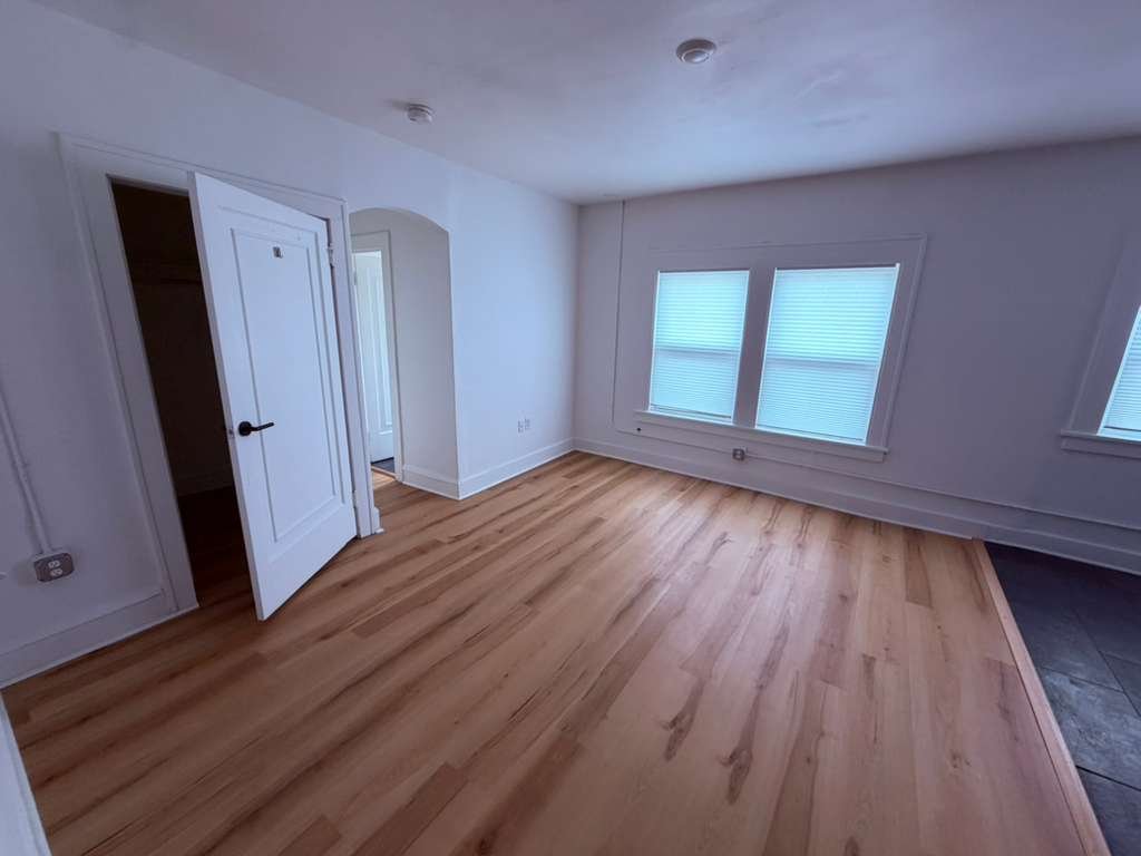 Cleveland Apartment: 1384 W 83rd St