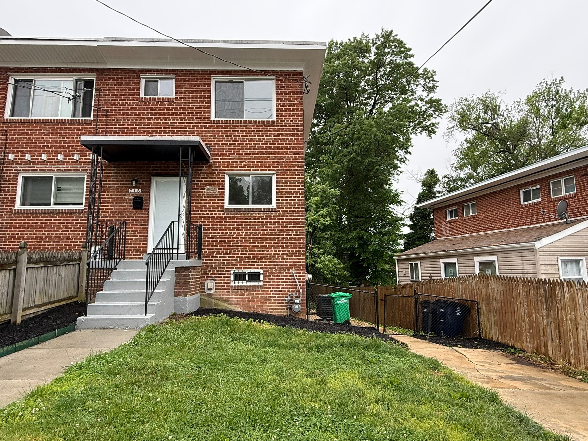 Oxon Hill Townhome: 716 Audrey Lane