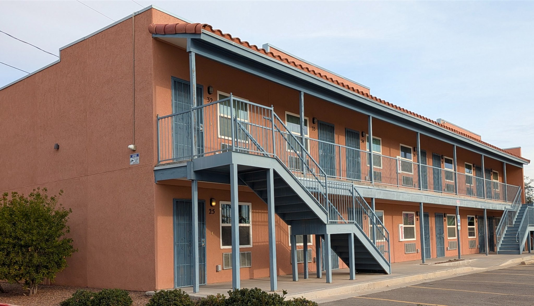 El Paso Apartment: 6968 Alameda Ave