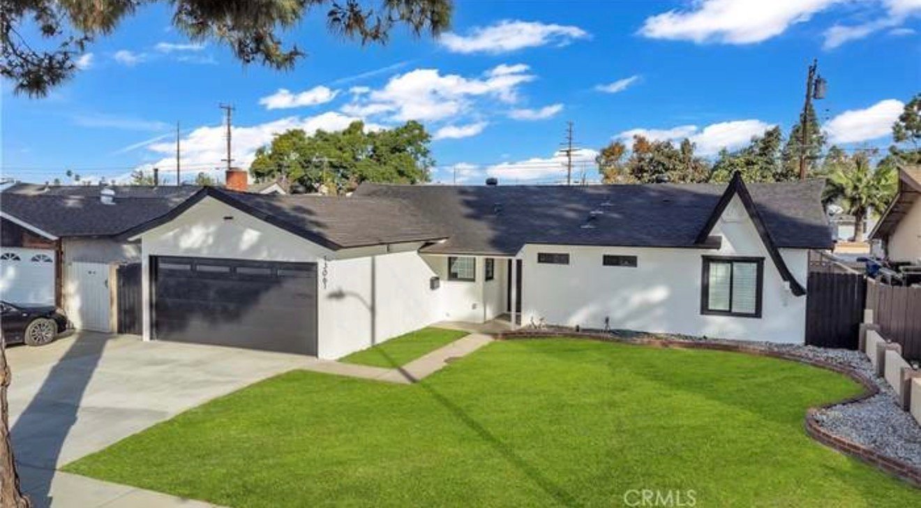 Orange House: 13061 Tiller Ave