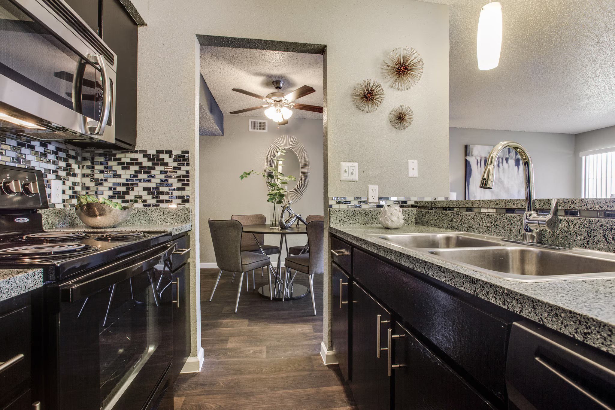 Arlington Apartment: 724 Polk Dr
