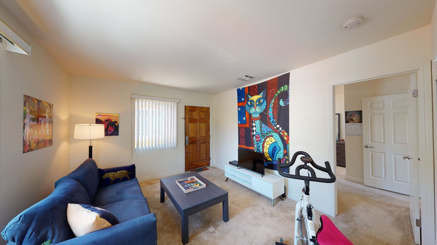 Los Angeles Apartment: 1102 W 29th St