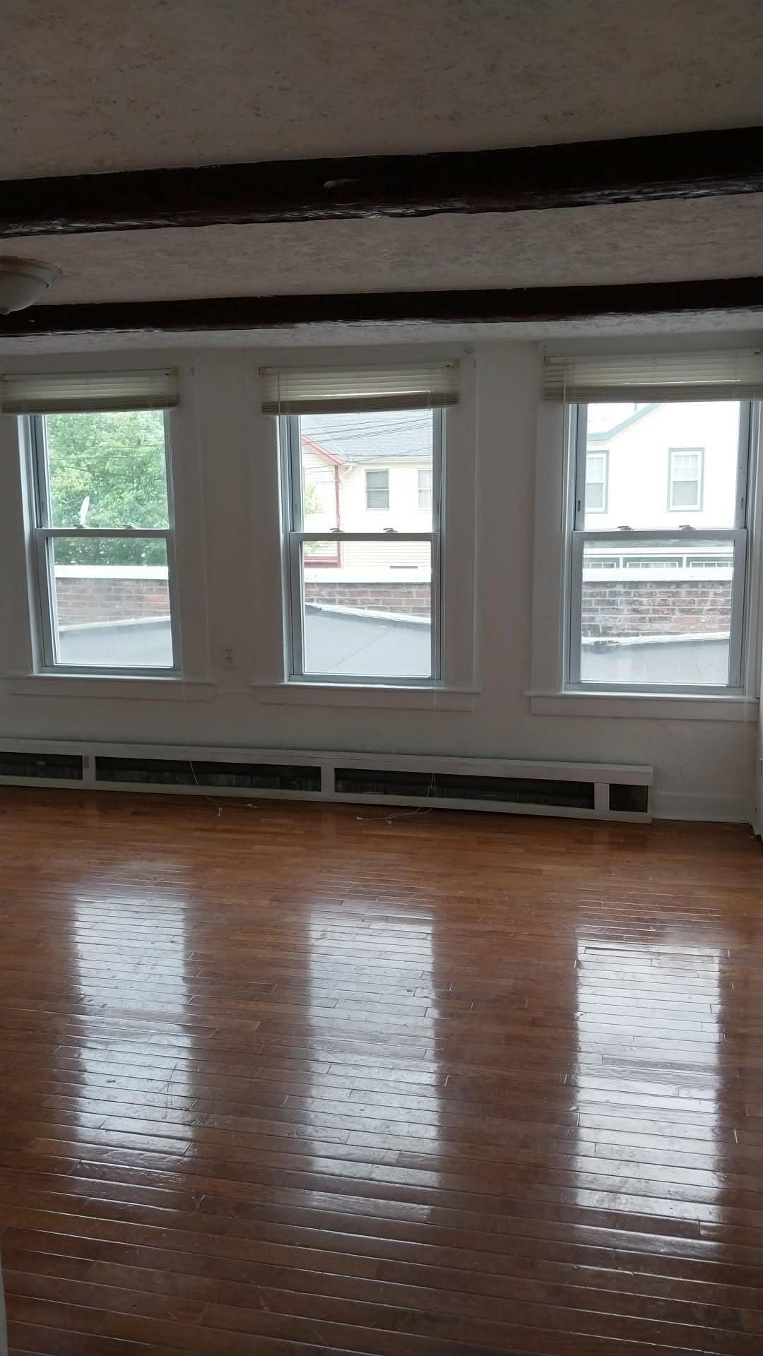 WALLINGFORD Multiplex: 320 North Colony Road, Apt #2