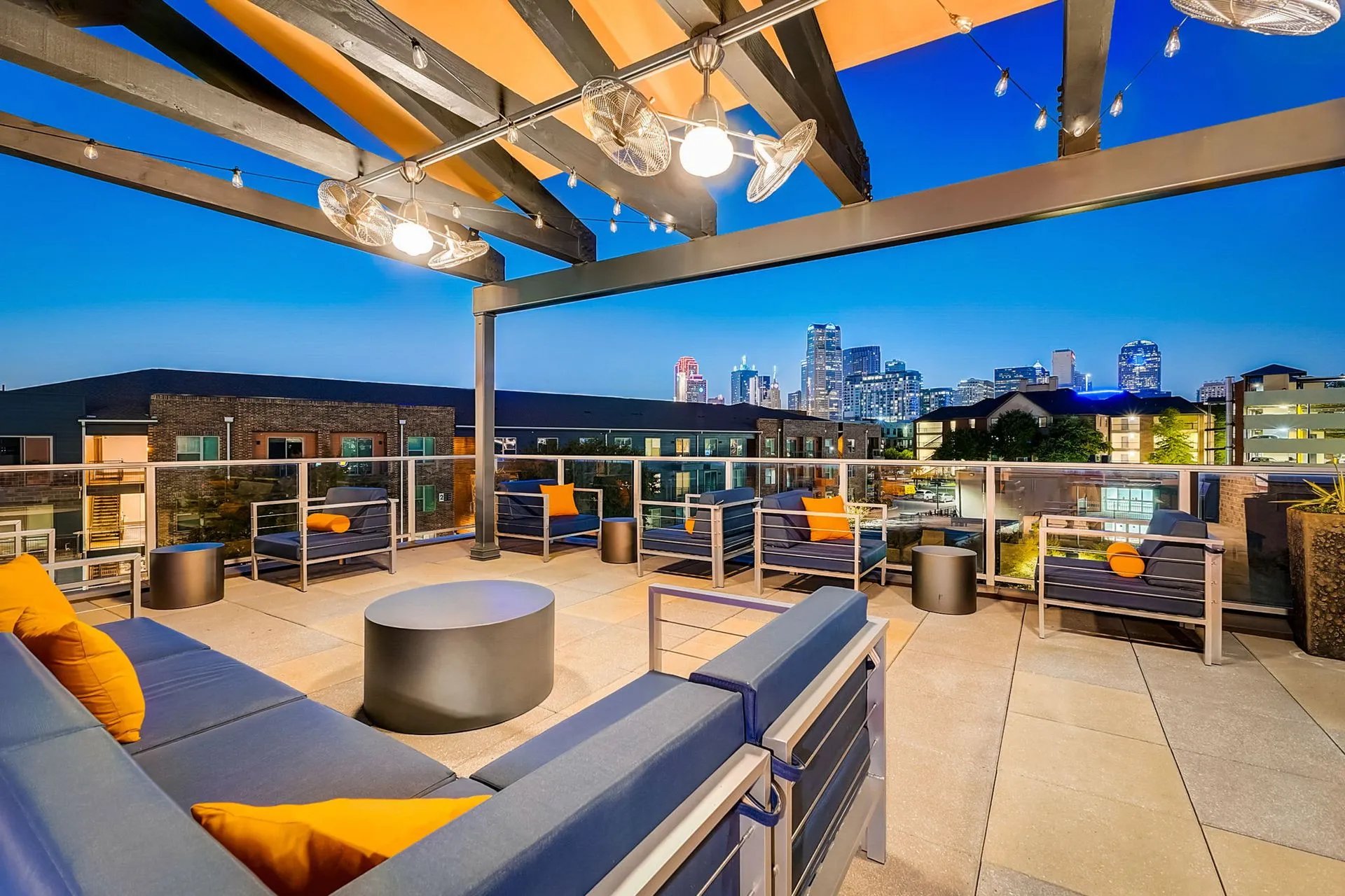 Dallas Apartment: 835 South Good Latimer