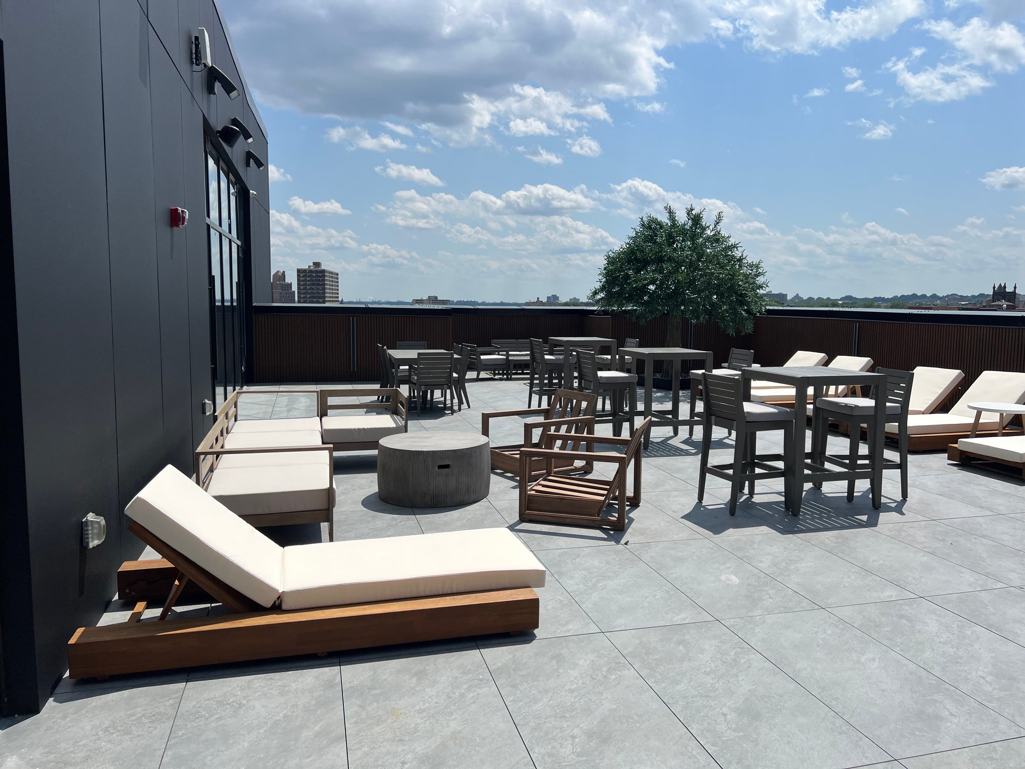 Newark Apartment: 303 Washington St
